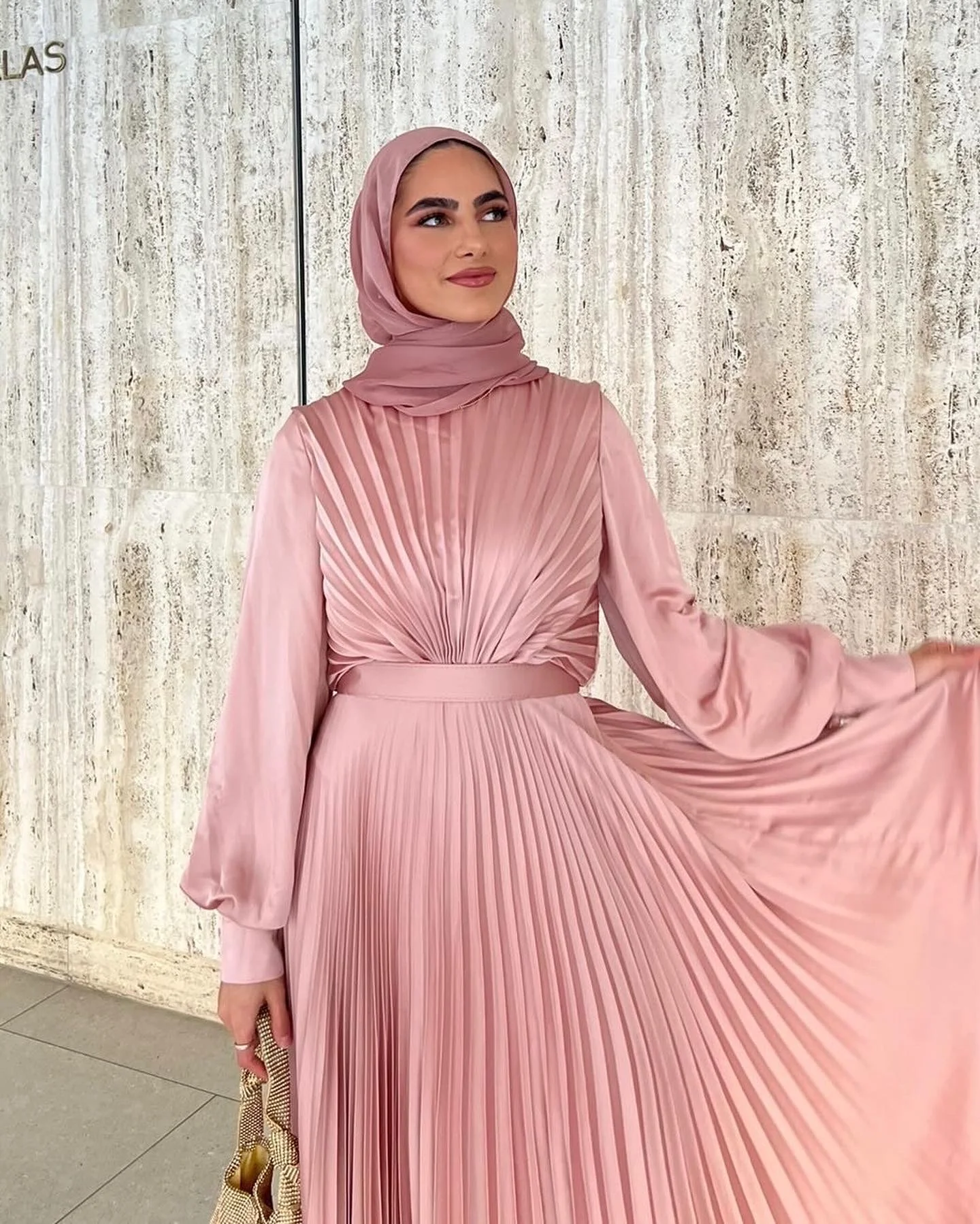 Dusty Pink Shimmering Scarf - Image 4